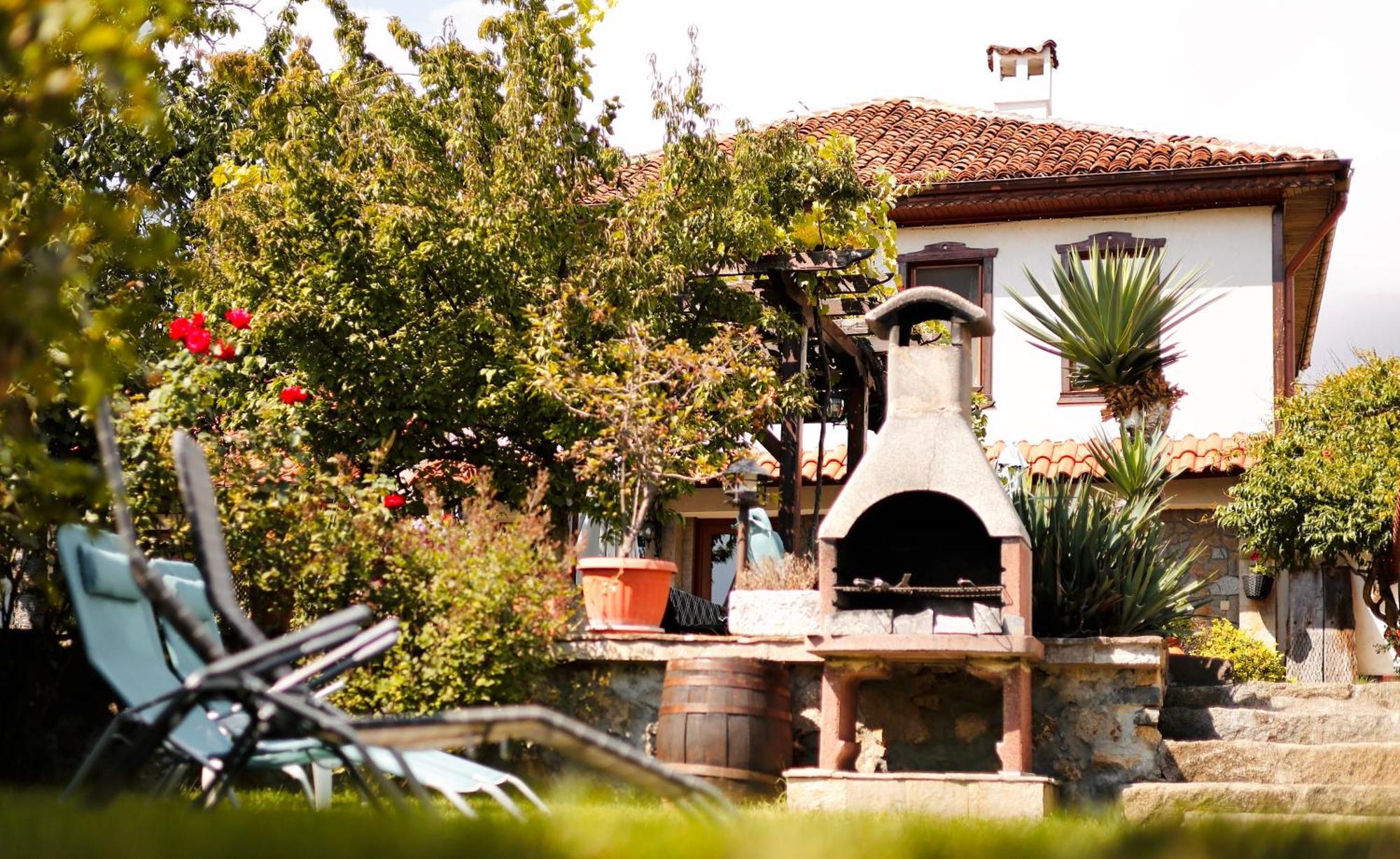 Iliikova House Hotel Kalofer Exterior photo